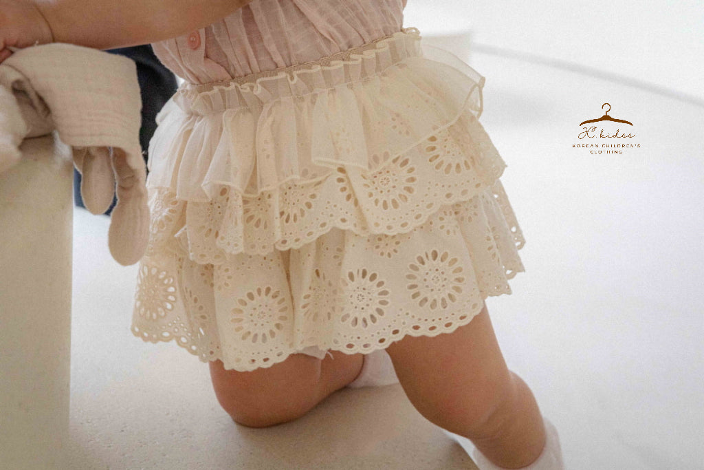 HBB1 米色通花包屁褲