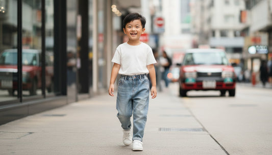 2026 香港男童牛仔褲選購指南：給寶貝最舒適、帥氣的正韓穿搭提案