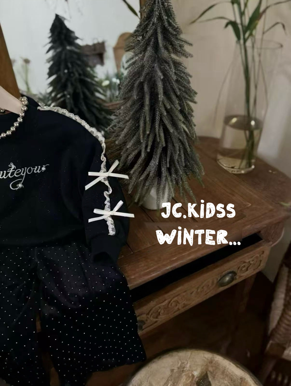 YKGT541 字母蝴蝶結袖衛衣