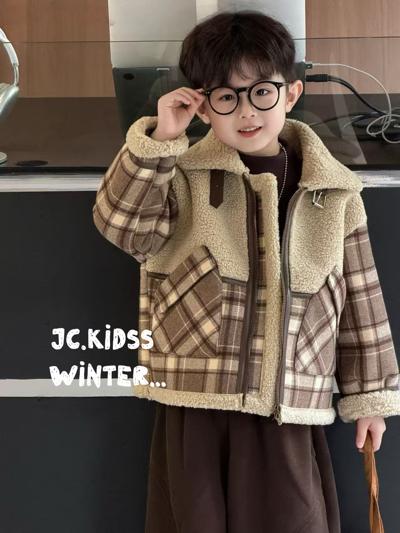 YKJK572 啡色格仔褸