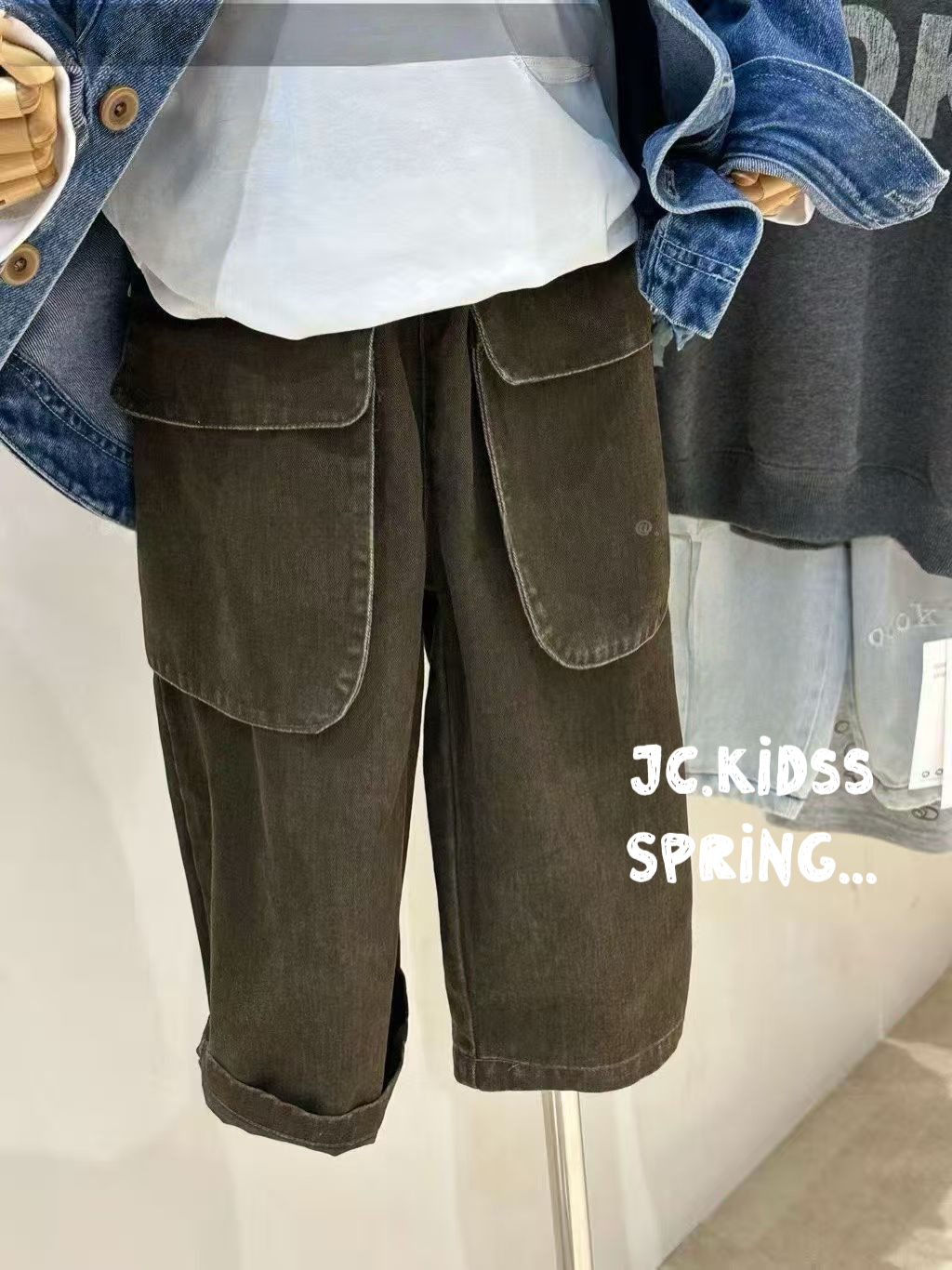 YKBJ599 墨綠大口袋長褲